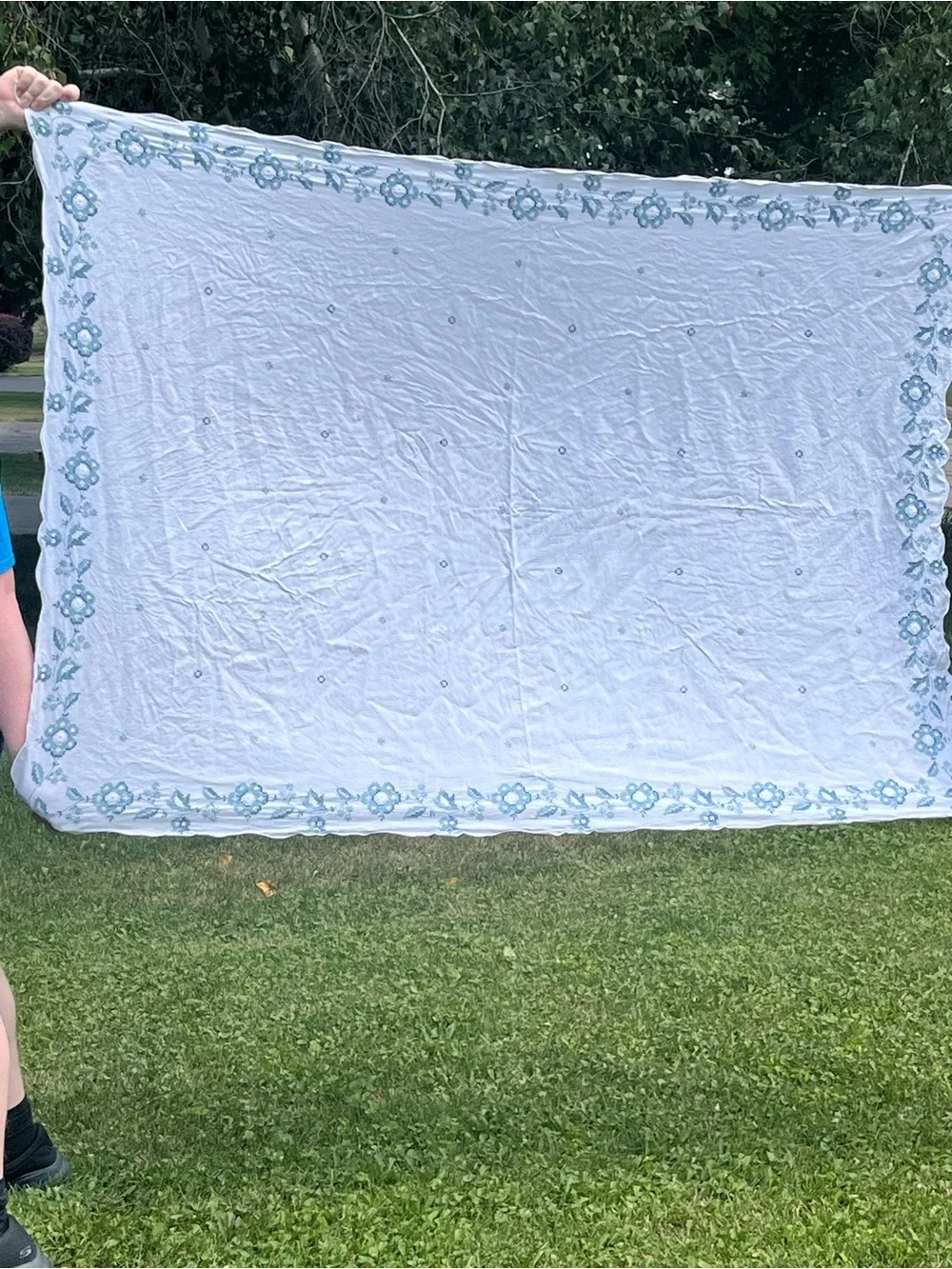 Embroidered White Linen tablecloth with blue flowers Motif
